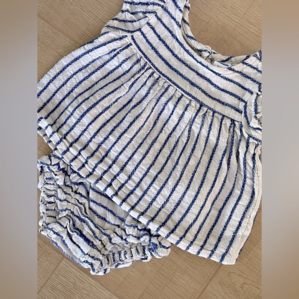 Old navy 2 piece striped set 6-12 month